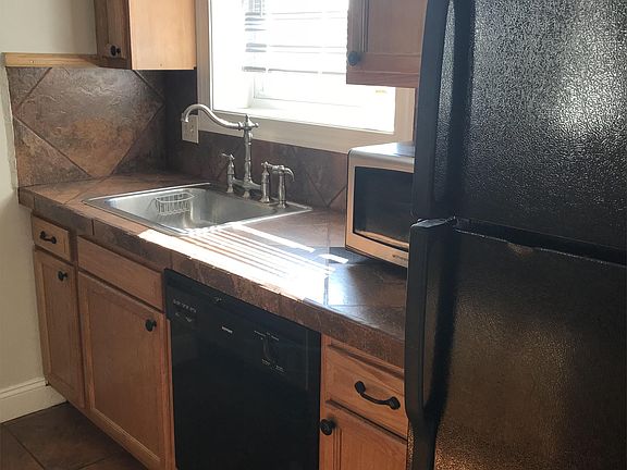 3rd image of 219 S Fairmount St #3