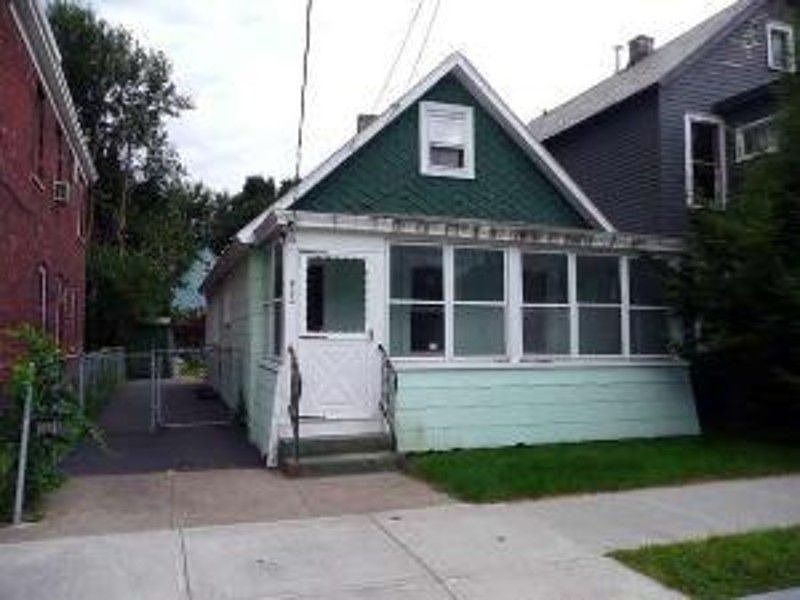 2nd image of 932 Strong St