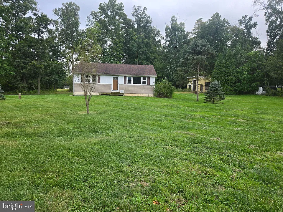 1390 Airport Rd