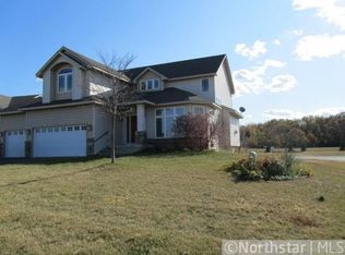 991 Cobblestone Ln, Belle Plaine, MN 56011