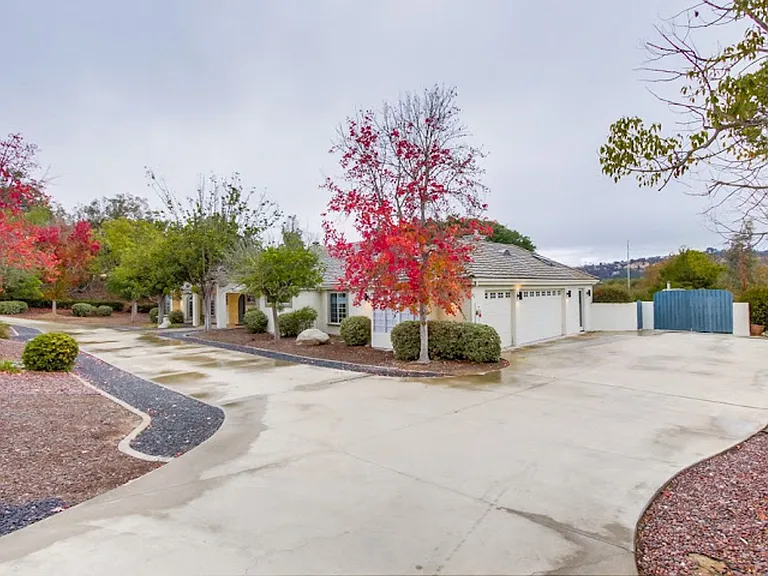 4124 Stonebridge Ln — Photo 98