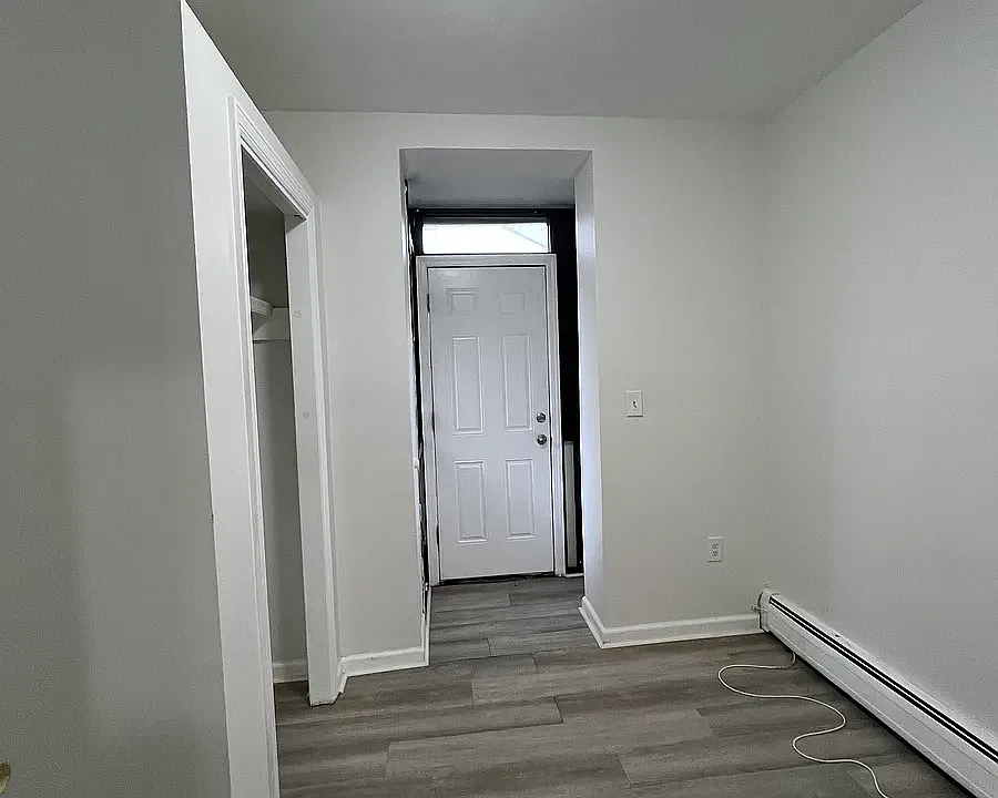 1000 Broadway #1