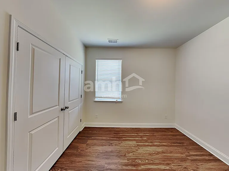 7068 Creeksong Dr — Photo 23