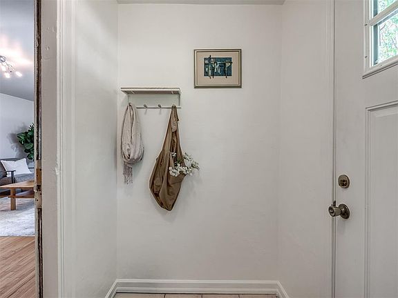 3rd image of 1102 McNamee St
