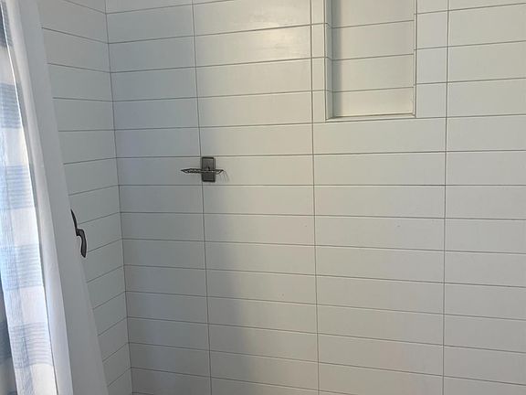 4th image of 420 North St #420A
