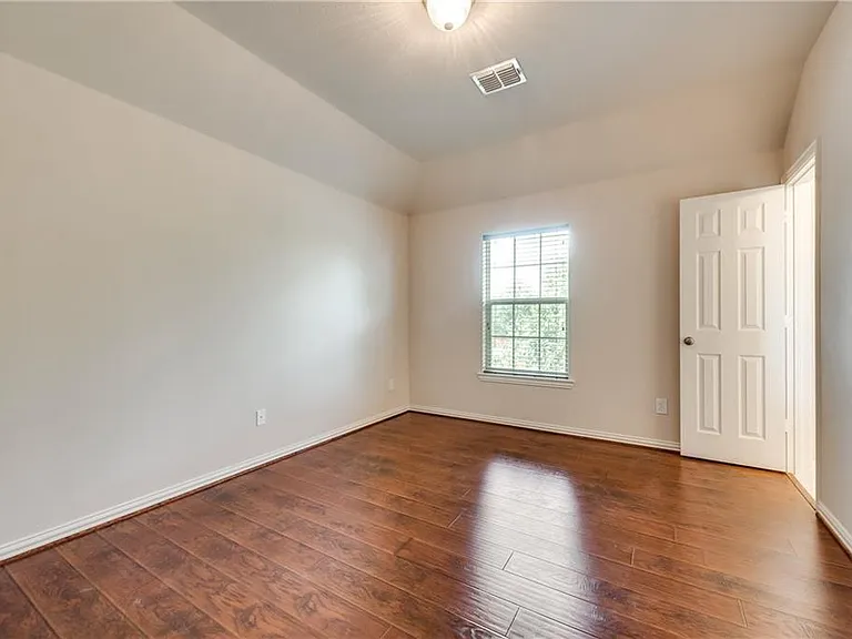 434 Teagarden Ct — Photo 29
