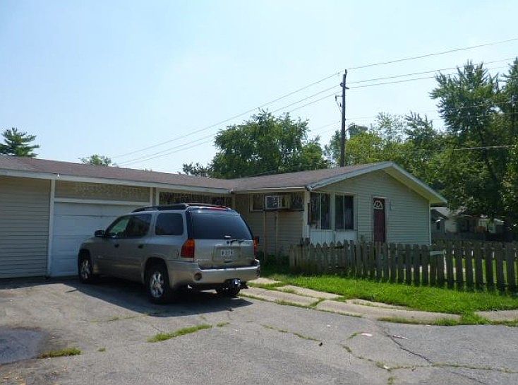 1st image of 3613 White Cedar Ct