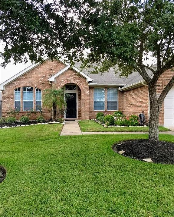 1st image of 2712 Chinaberry Park Ln