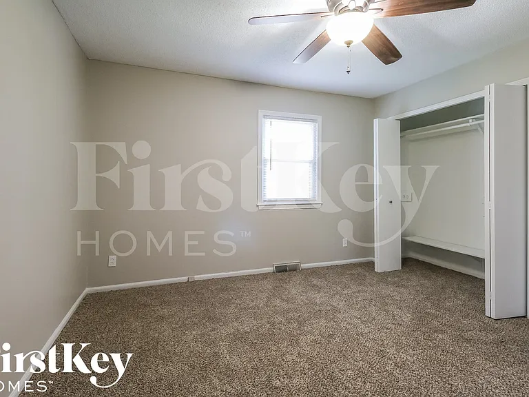 9805 N Cove View Ct — Photo 11