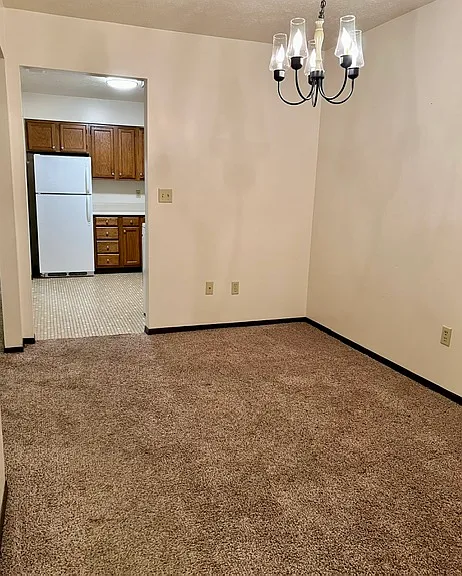 1043 Cranston Dr — Photo 12