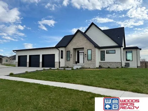 9625 Autumn Meadow Ln, Lincoln, NE 68516