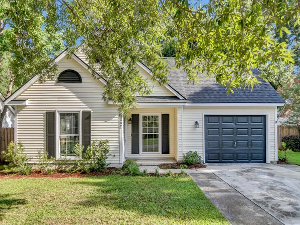 221 Alston Cir, Goose Creek, SC 29445