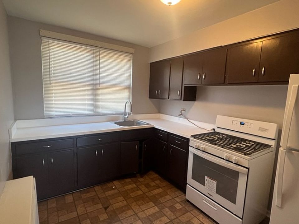 1st image of 7704 S Jeffery Blvd APT 2N