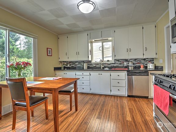 5th image of 2319 Olympia Avenue NE