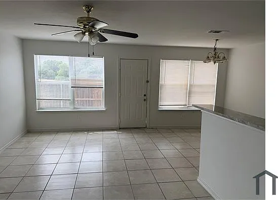 3 bed, 1340 sqft, $1,600 — Photo 4