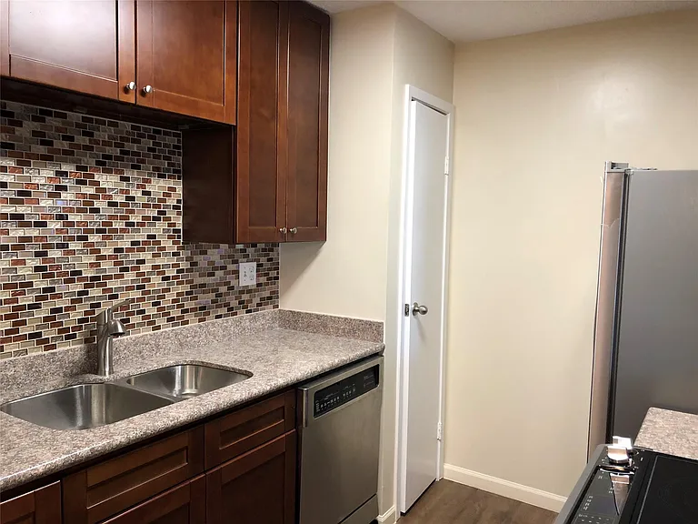 10053 Westpark Dr #324 — Photo 17