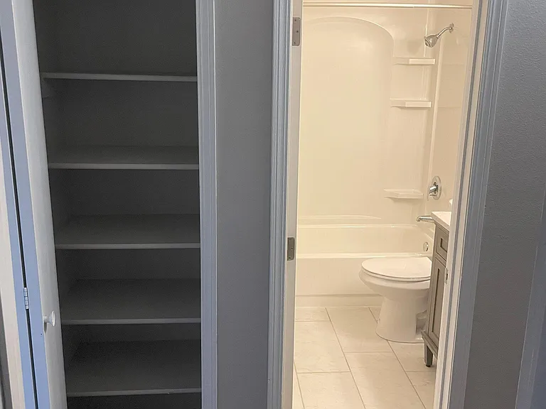 556 Winnie Way — Photo 14