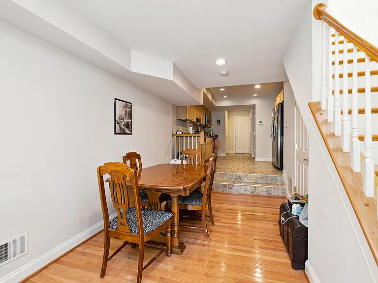409 S Duncan St — Photo 8