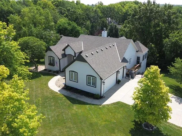 7019 Constance St, Shawnee, KS 66216