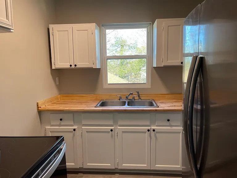 202 E Columbia Ave — Photo 9