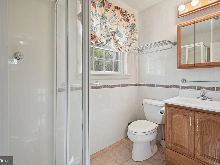 5801 Hillburne Way — Photo 28