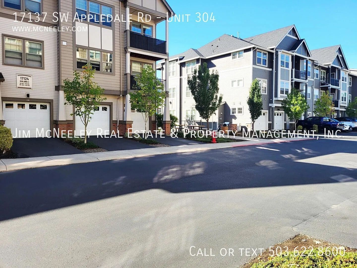 Goregous, secure Condo with oversize garage, less than mile from Progress Ride! — Photo 3