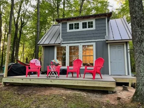 W9532 Schroeder Ln, Crivitz, WI 54114