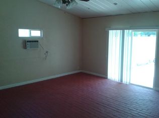 19520 Strathern St, Reseda, CA 91335