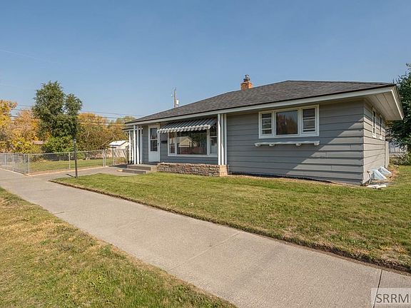 2nd image of 1675 S Higbee Ave