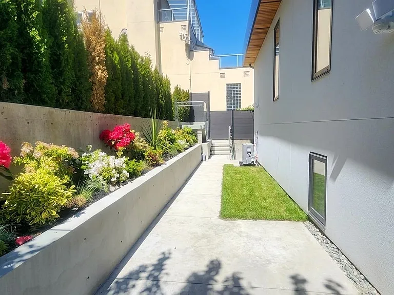 3550 Quesnel Dr #LANEWAY — Photo 14