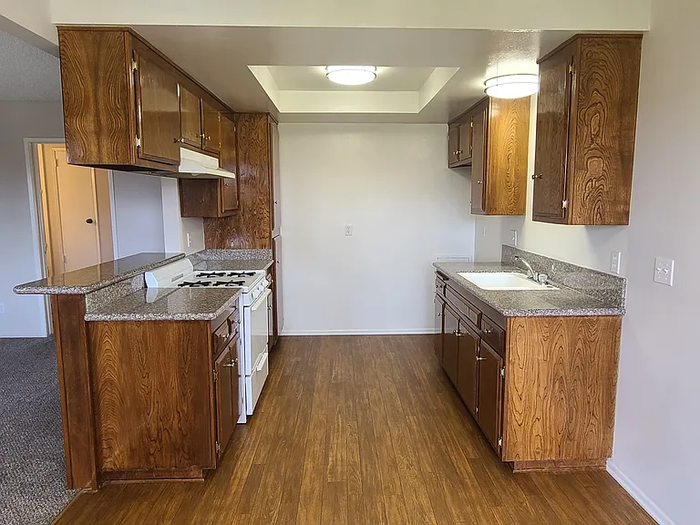 The Enrique Apartments — Photo 19