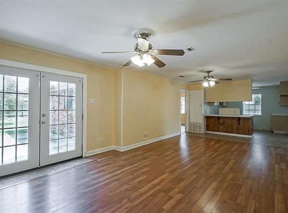 2nd image of 1857 Green Oak Dr