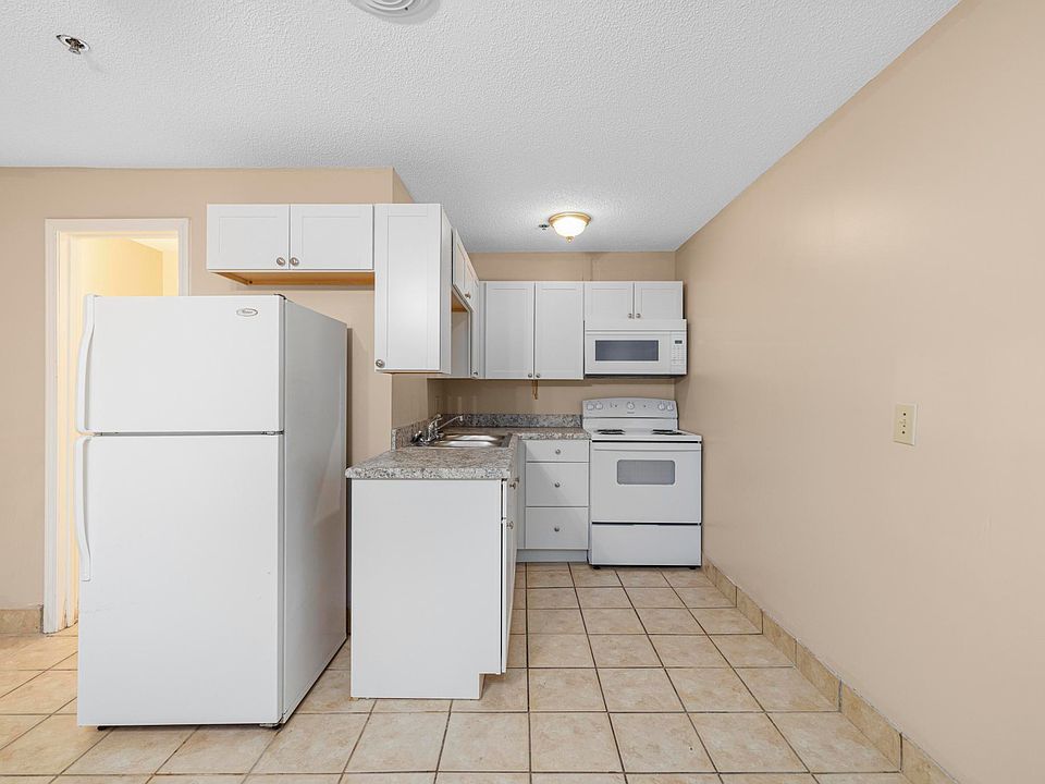 1st image of 403 S Roan St #11275121