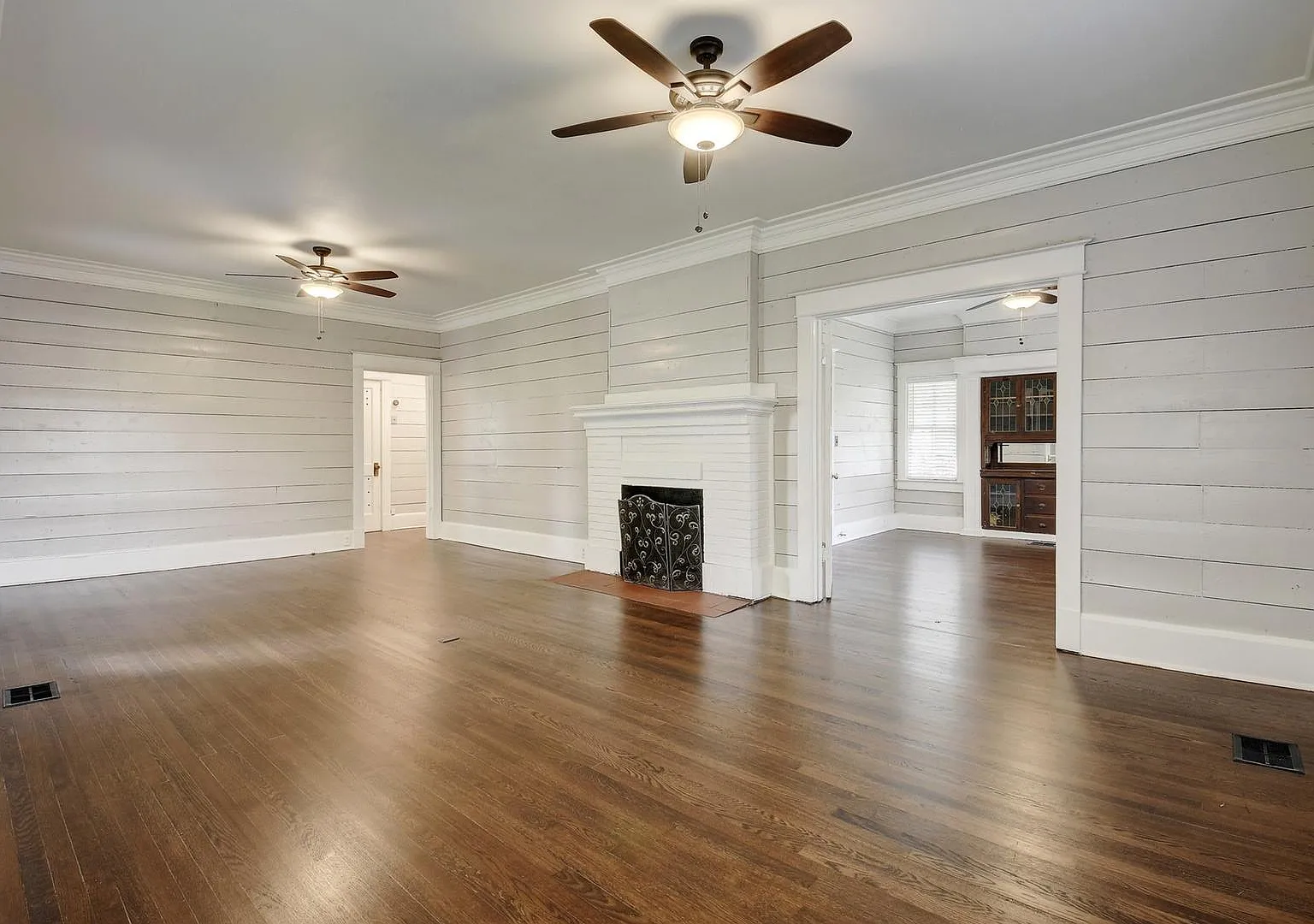 6bed/3bath house in West Campus - Walk to UT — Photo 3
