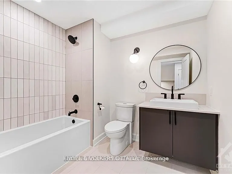 136 Carillon St #A — Photo 6