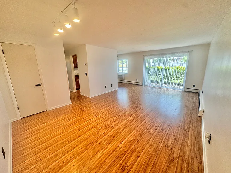 431 Tollis Pkwy #151B — Photo 8
