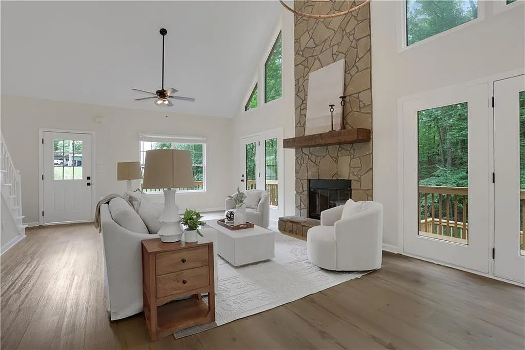 4 bed, 3.0 bath, 2314 sqft, $4,200 — Photo 4