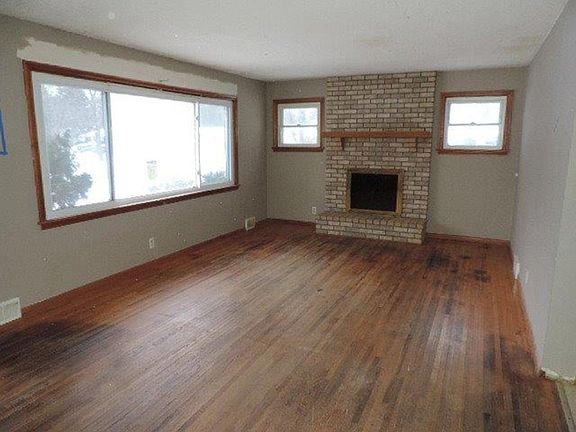 2nd image of 6633 Wyoming Ave N