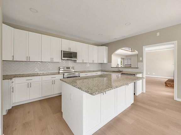 Gournet Kitchen with new cabinets and new appliances