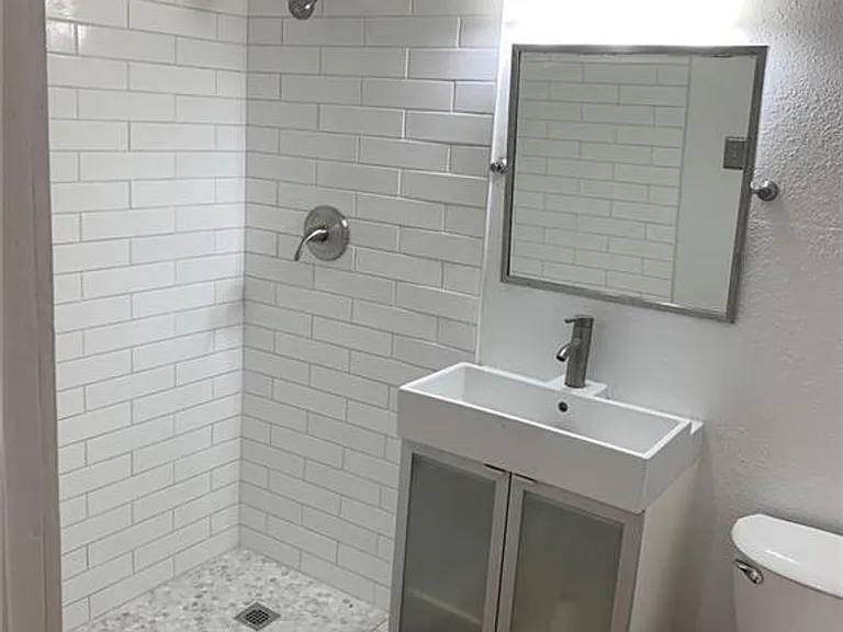 705 Upson St — Photo 10