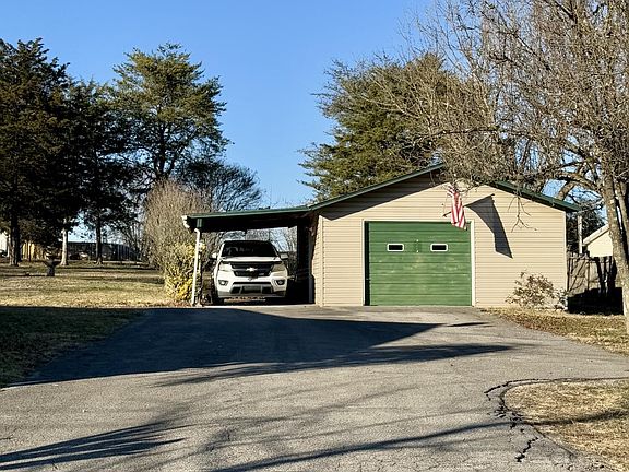 4th image of 220 Pedigo Rd