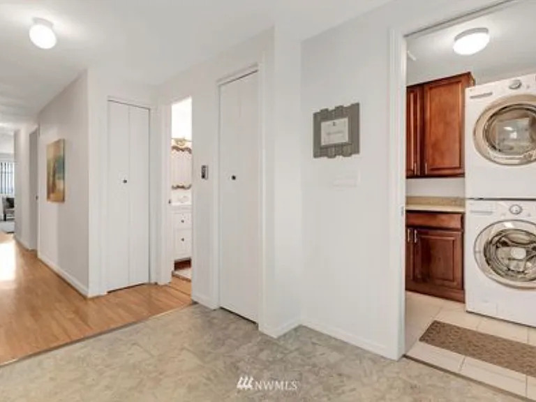 1417 Grand Ave — Photo 9