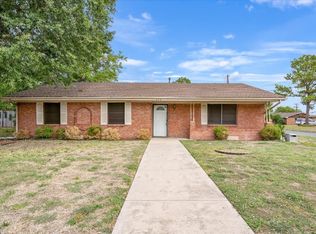 200 Melody Ln, Terrell, TX 75160
