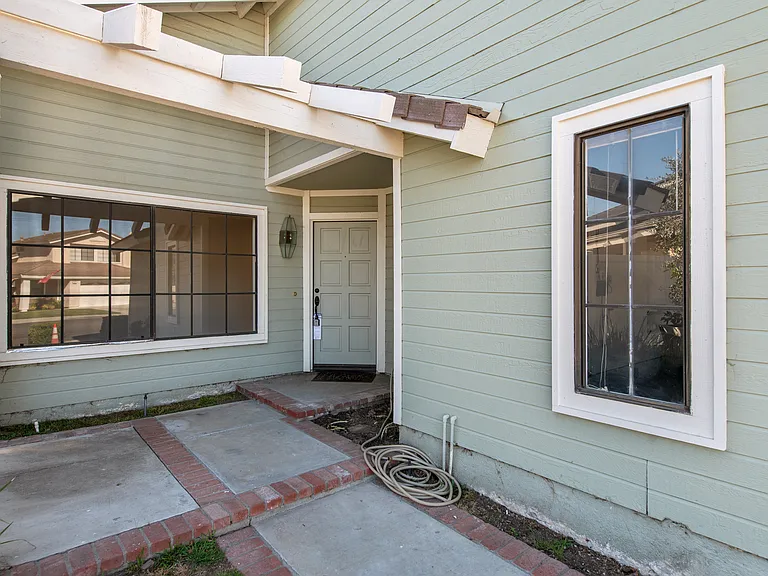 24 Silkberry — Photo 25