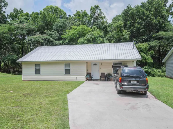 201 Parvin Dr, Bastrop, LA 71220