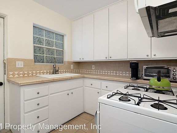 5th image of 418 H Ave