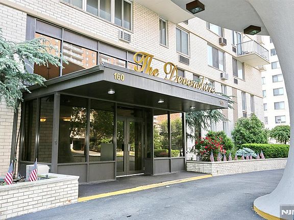3rd image of 160 Overlook Ave APT 2D