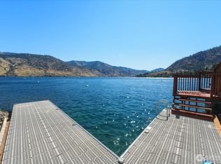 384 Robison Ln, Chelan, WA 98816