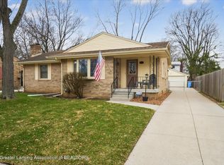 3227 Glasgow Dr, Lansing, MI 48911