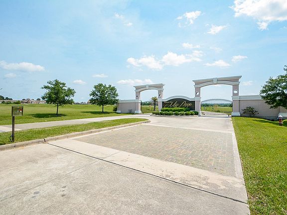 3rd image of 147 Mia Lago Dr